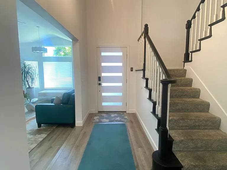 4545 Cathann St — Photo 2