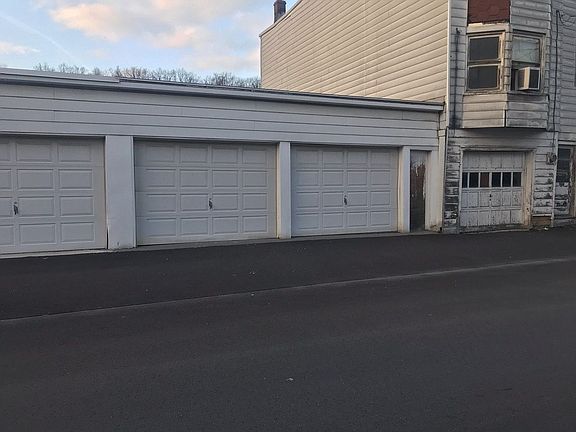 5th image of 216 E Centre St