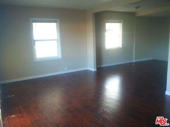 3rd image of 662 Bunker Hill Dr