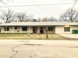 202 N Oneil St #O, Alvord, TX 76225