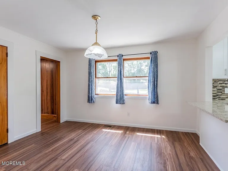 10 Lincoln St — Photo 11