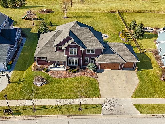 5th image of W79N417 Ridgeway LANE