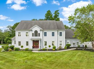 1 Madison St, Waterford, CT 06385