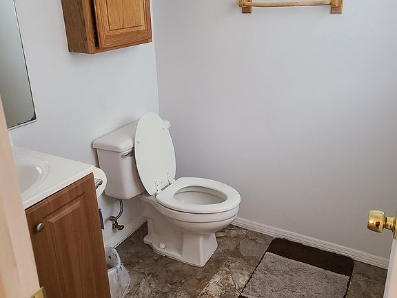 1/2 bathroom