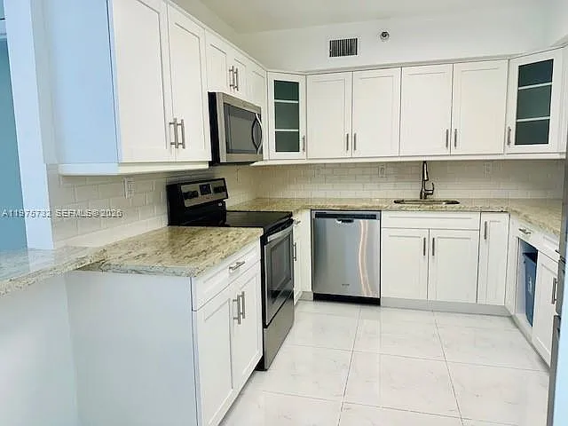 2 bed, 1181 sqft, $3,700 — Photo 3