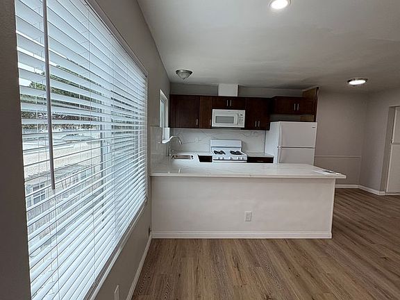 4th image of 4216 Euclid Ave APT 7