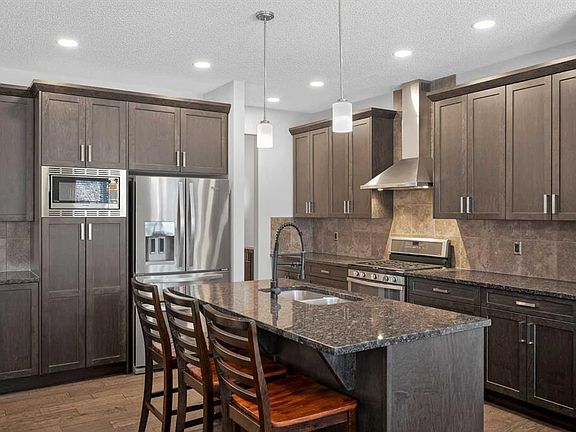 2nd image of 20 S Mount Rae Ter