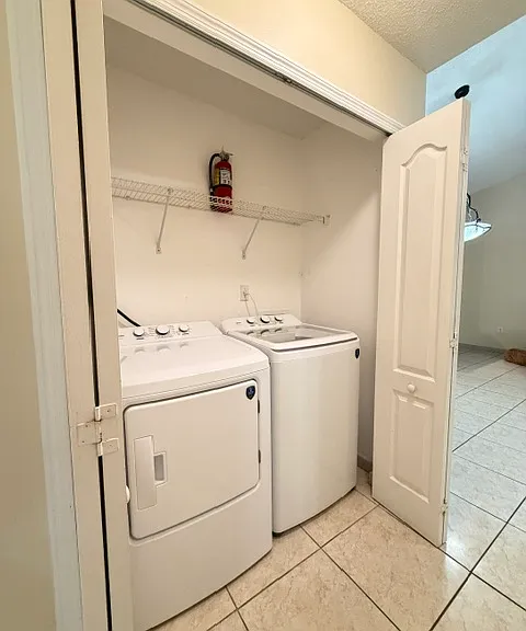 2553 W 76th St #202 — Photo 5
