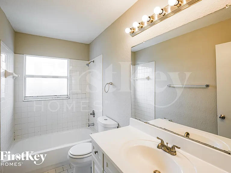 18050 SW 142nd Ct — Photo 17