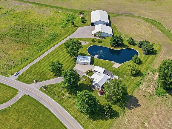 3rd image of 3939 Gomer Rd