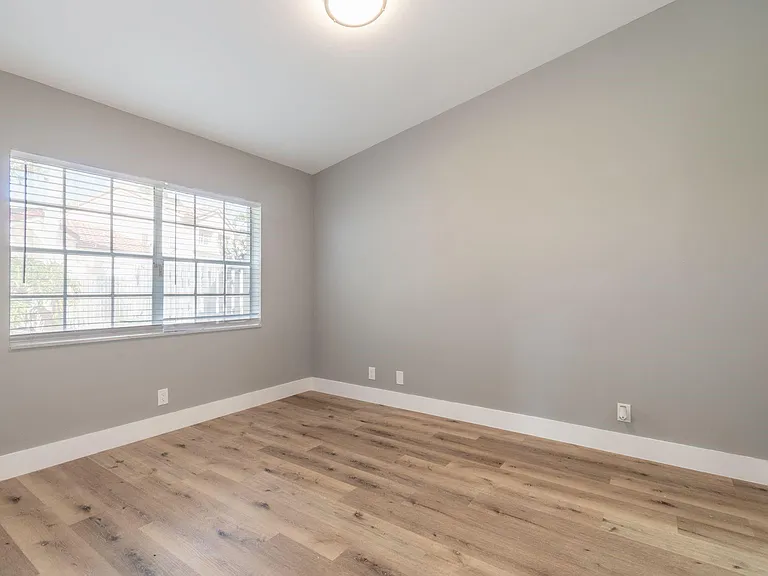 1579 Springside Dr — Photo 15