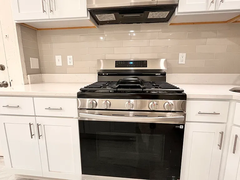 642 Elm St #1 — Photo 4