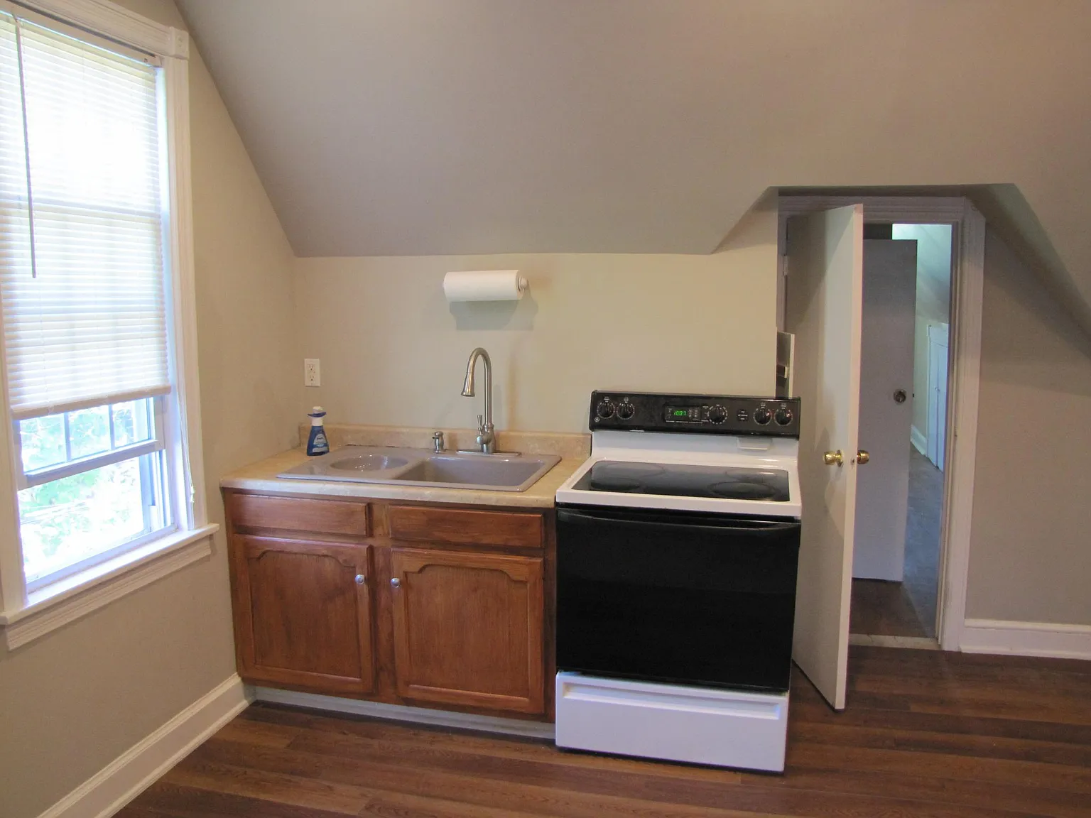 2 bed, 1000 sqft, $1,500 — Photo 3