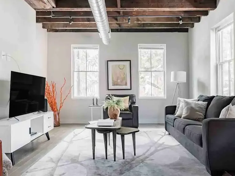 121 Green St #2 — Photo 11