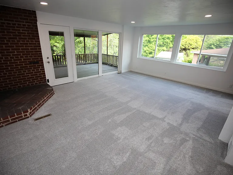 1213 1/2 Monongahela Blvd #2 — Photo 8