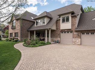 1650 Davis St, Park Ridge, IL 60068