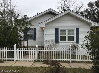 4 Southern St, Chickasaw, AL 36611