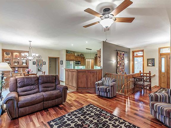 5th image of 1755 Cady Ln