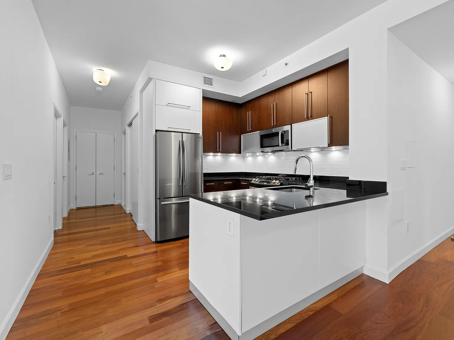100 Jay Street — Photo 3