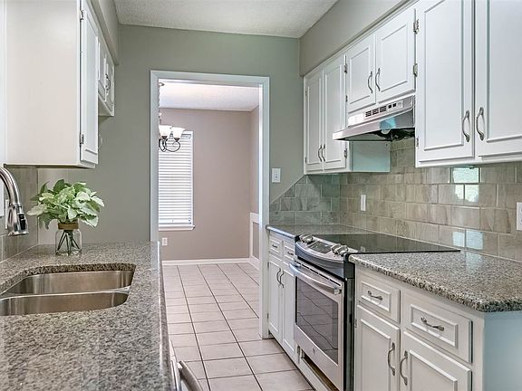 5th image of 205 Terese Dr