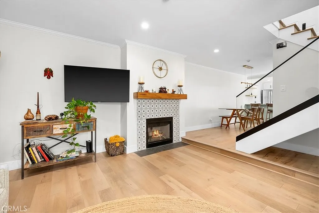 3 bed, 2.5 bath, 1394 sqft, $5,600 — Photo 4