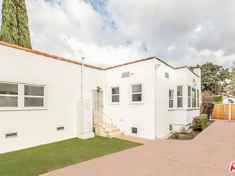 409 N Kilkea Dr — Photo 32