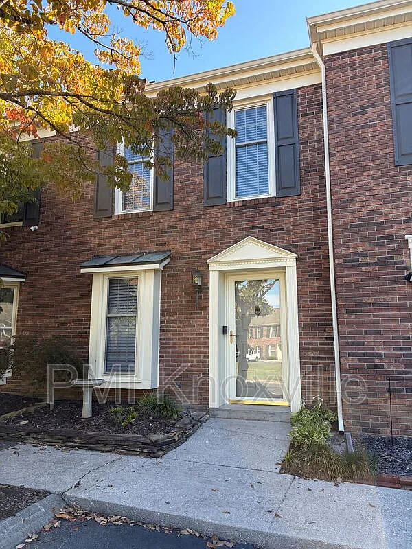 1 bed, 1.5 bath, 1064 sqft, $1,650 — Photo 2