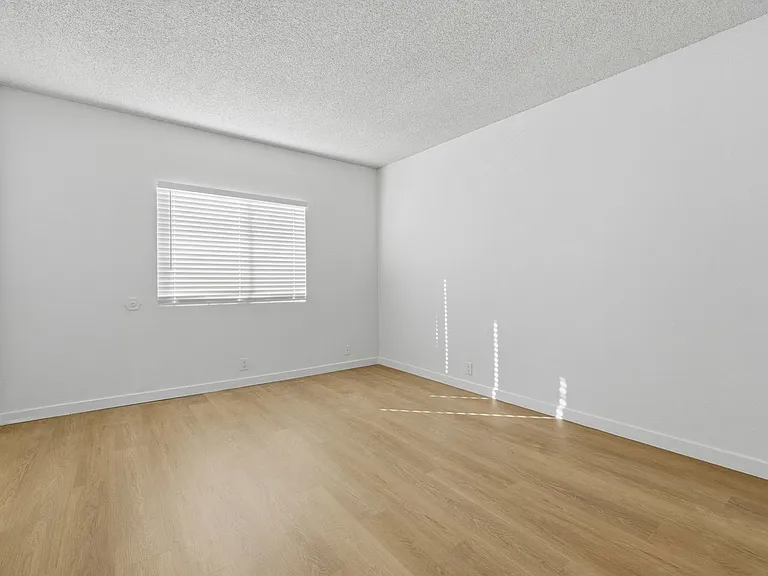 6301 Nightingale St — Photo 6