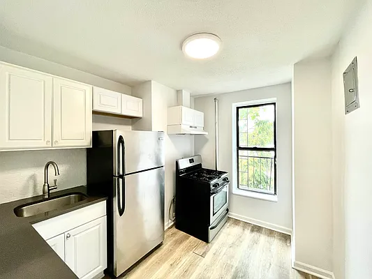 Rented by Pear NYC LLC | media 11