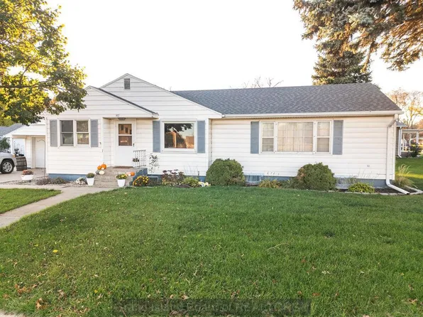 1417 16th St, Aurora, NE 68818