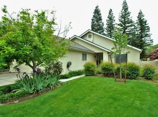 9128 N Woodlawn Dr, Fresno, CA 93720
