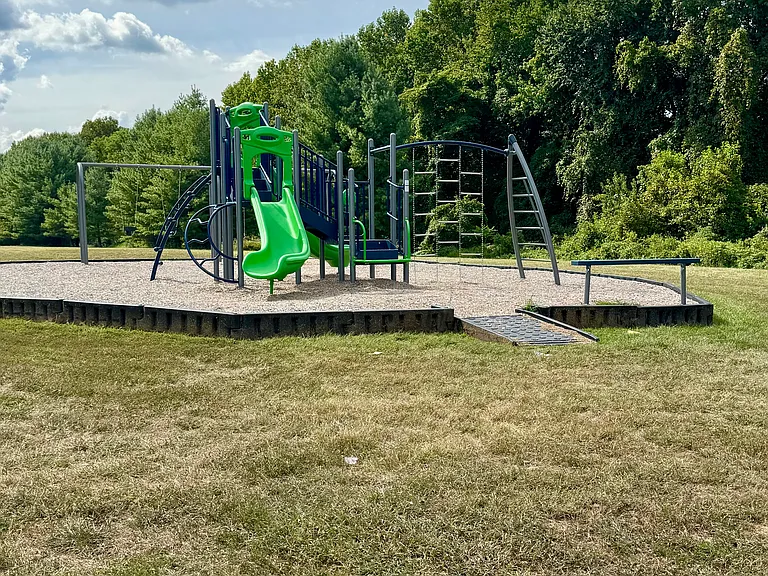14 Spring Dr — Photo 20