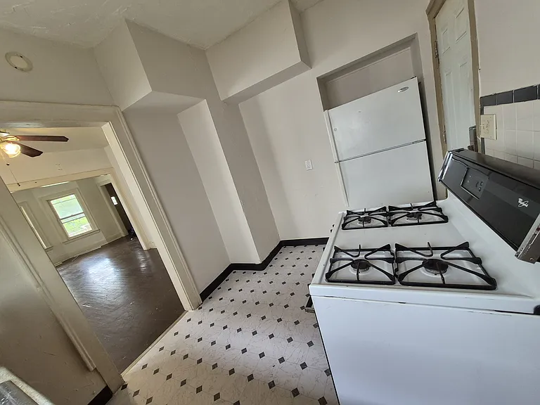 3333 E 125th St #1 — Photo 7