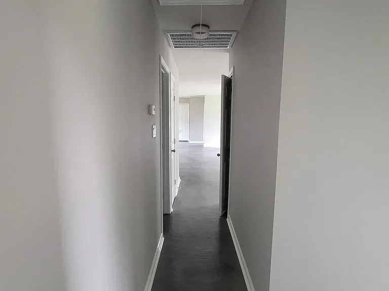 525 E Loyola Dr — Photo 11