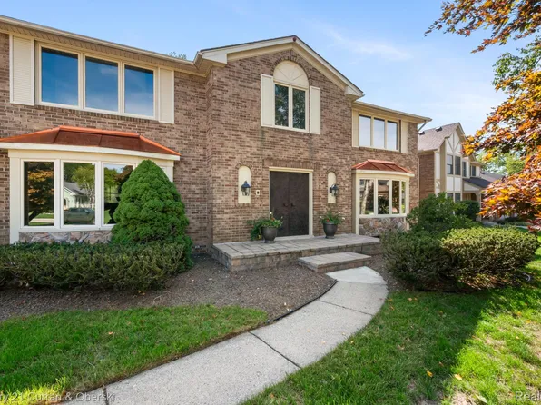36233 Trenton Ct, Farmington Hills, MI 48335