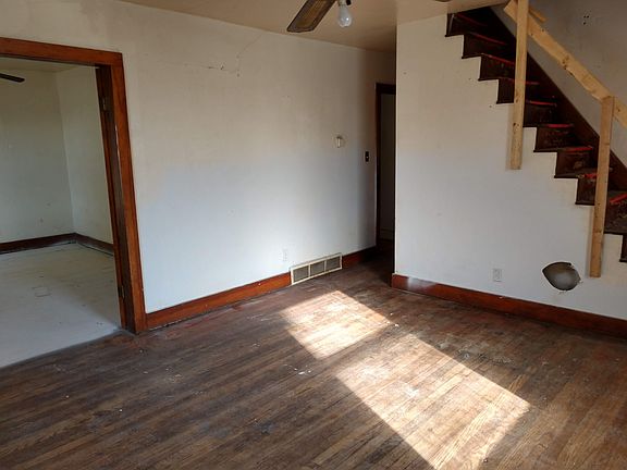 3rd image of 1702 1st Ave