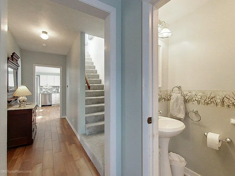 16 Robinson St — Photo 7