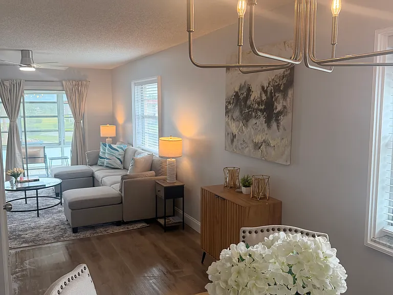75 Royal Oak Ct #201 — Photo 30