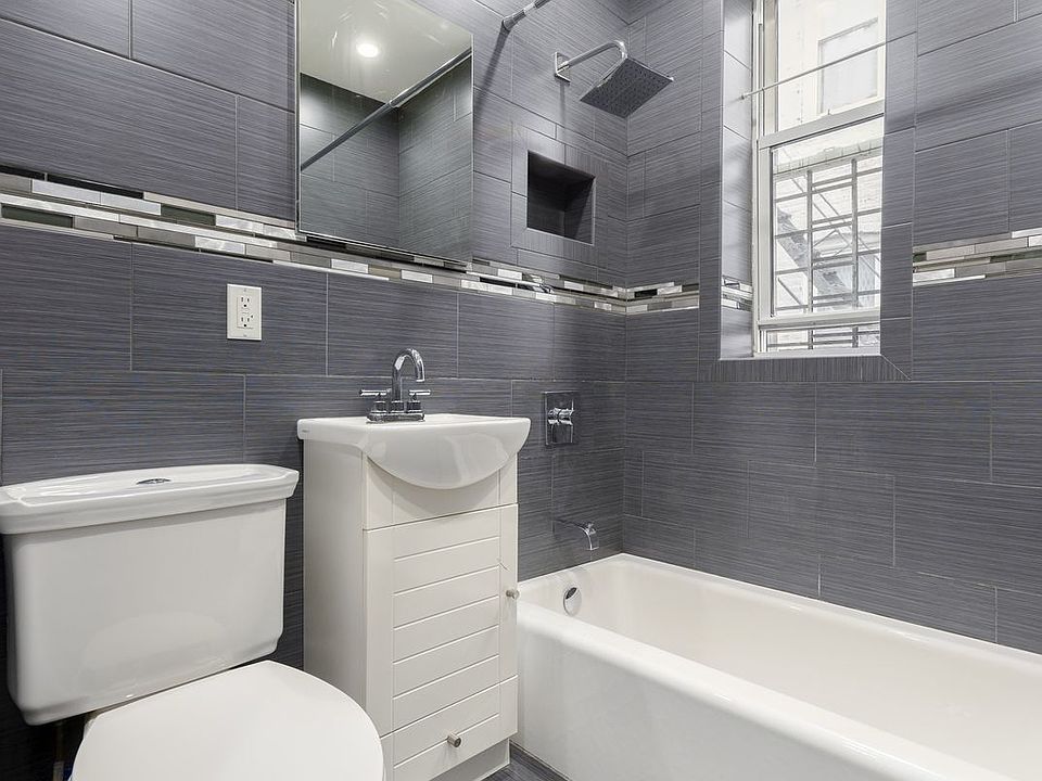 2nd image of 205 E 52nd St APT 1