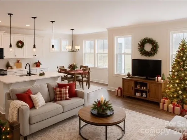 2077 Skyhawk Dr, York, SC 29745