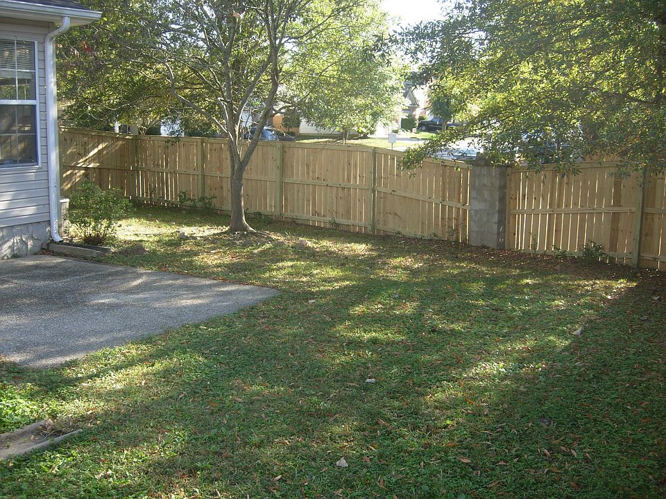 1st image of 823 Brandyleigh Ct