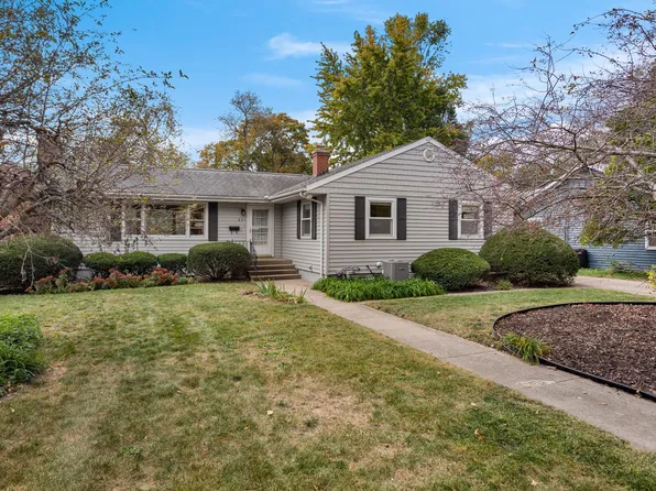 601 Hessel Blvd, Champaign, IL 61820