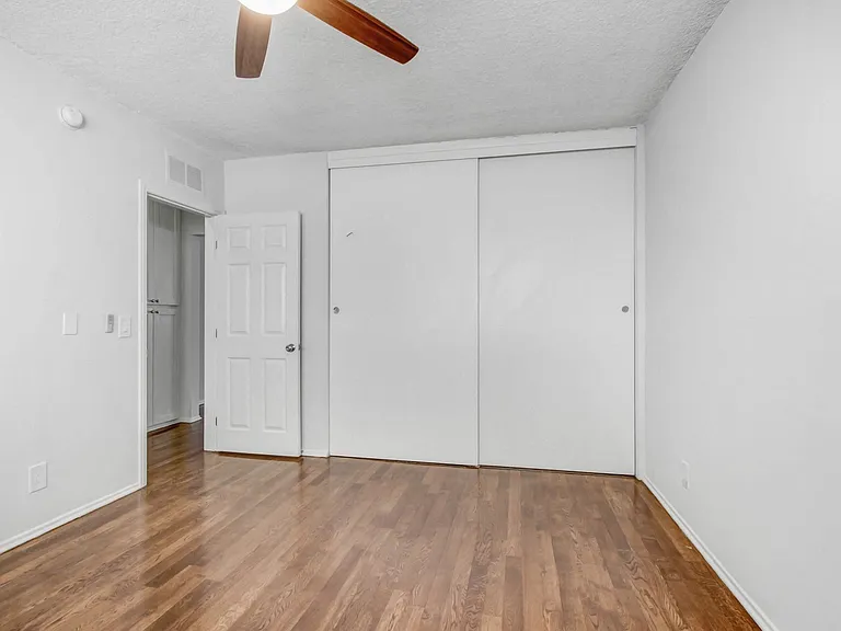 113 N Gale Dr — Photo 30