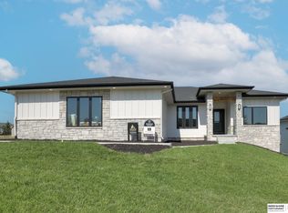 3922 S 213th St, Elkhorn, NE 68022