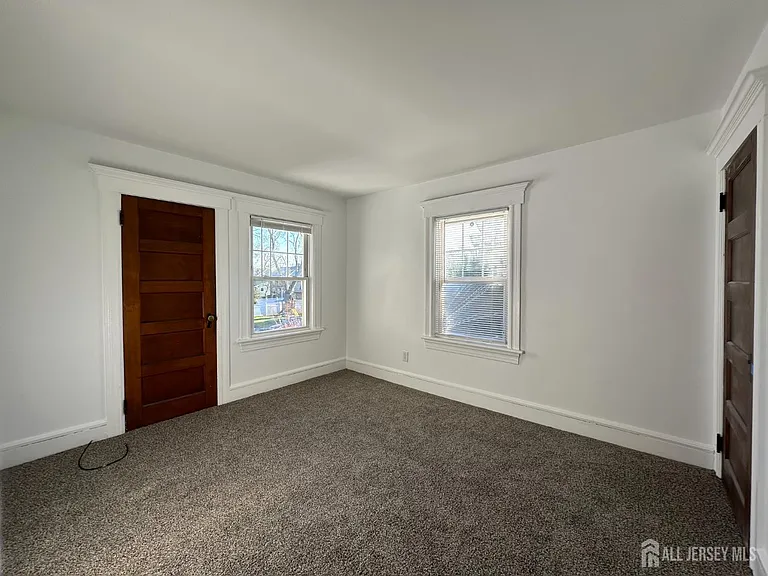 511 Grove St — Photo 7