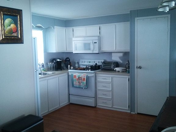 5th image of 37 Kiowa Dr
