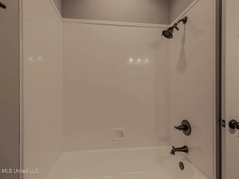101 Sara Fox Dr — Photo 21