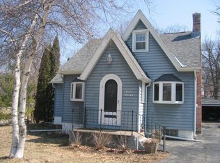 W274N2666 Ash St, Pewaukee, WI 53072