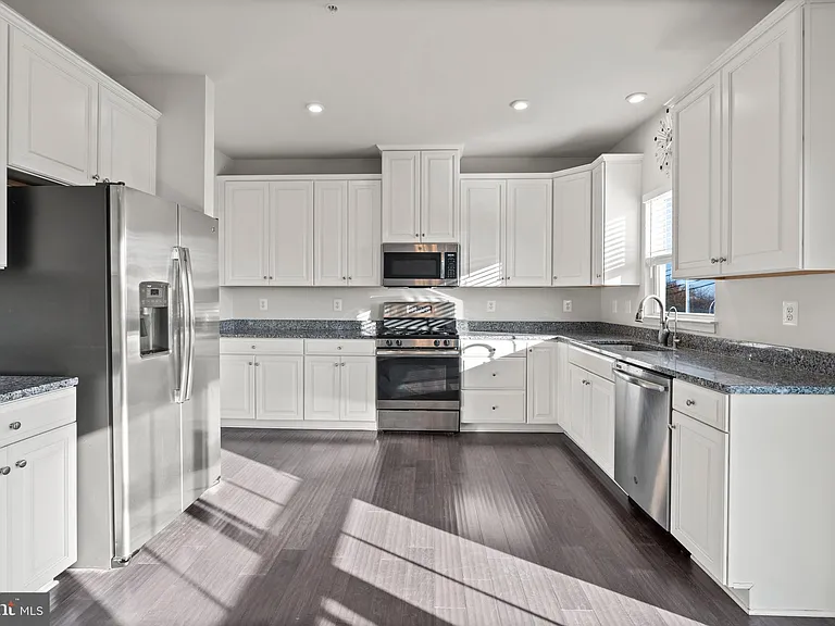 311 Sunrise Ct — Photo 24