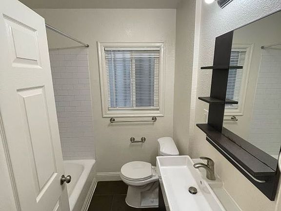 5th image of 1229-1235 Peralta St #1233